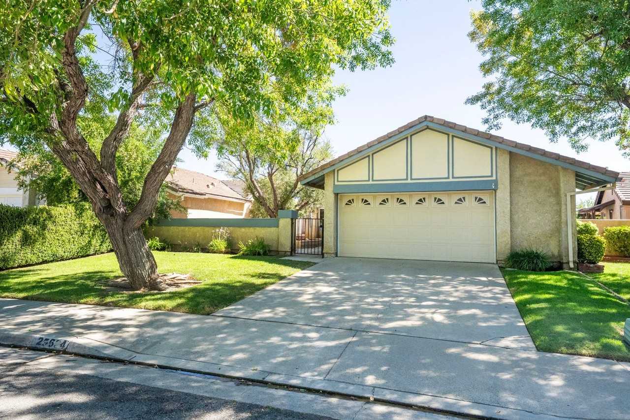 25634 Salceda Rd - Photo 2 of 34