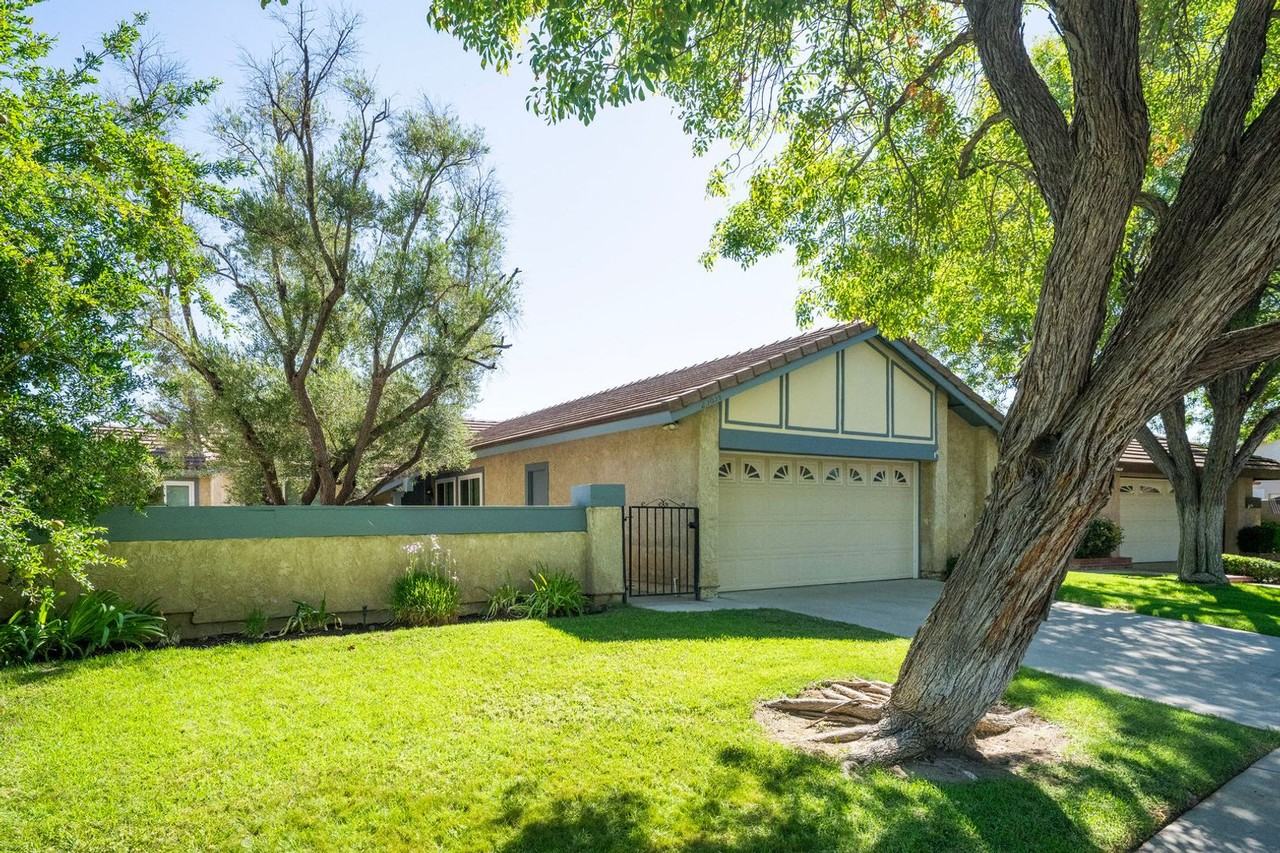 25634 Salceda Rd - Photo 3 of 34