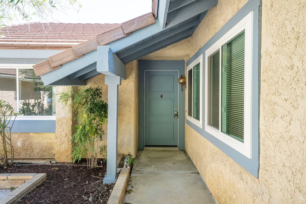 25634 Salceda Rd - Photo 6 of 34