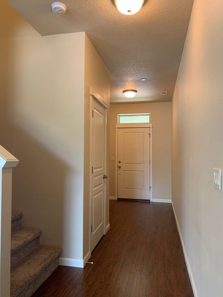 3020 Ne 75th St - Photo 2 of 35