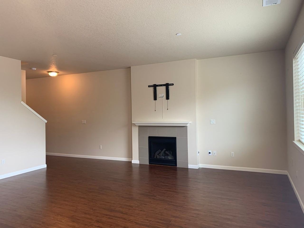 3020 Ne 75th St - Photo 5 of 35