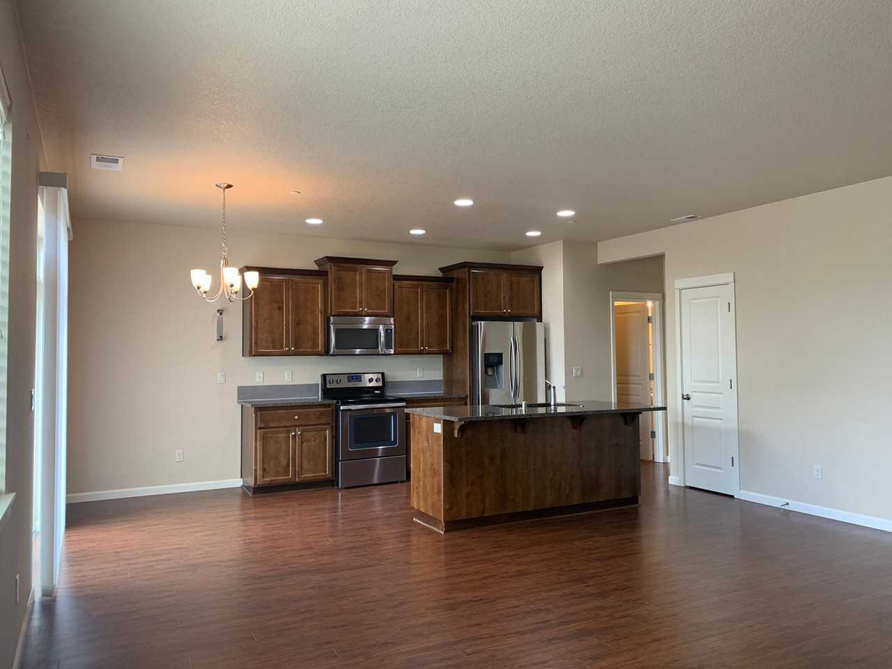 3020 Ne 75th St - Photo 6 of 35