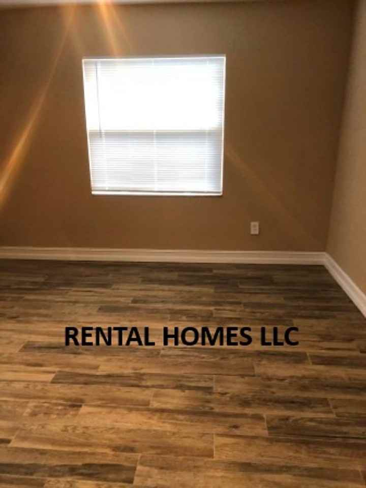 1359 Sophie Blvd - Photo 2 of 18