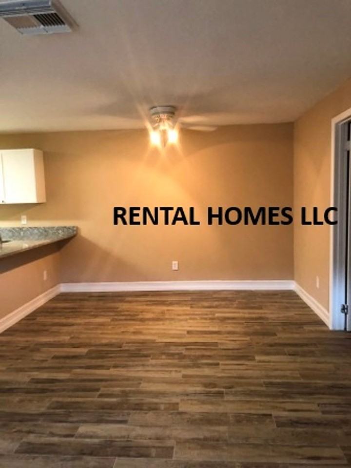 1359 Sophie Blvd - Photo 3 of 18