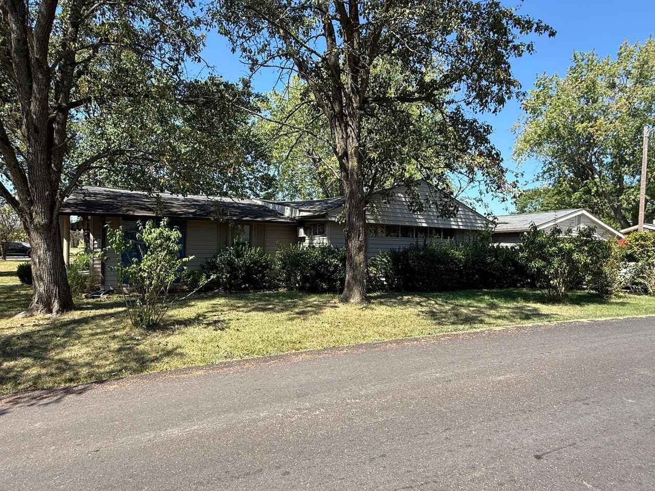 6305 Us Highway 60 W - Photo 2 of 20