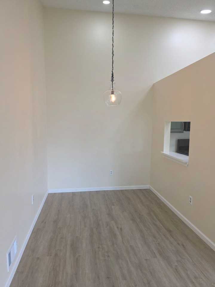 12 Amberly Ct - Photo 4 of 25
