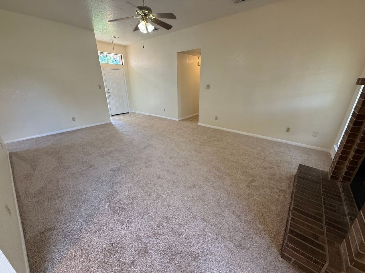 1815 Diana Ln - Photo 2 of 42