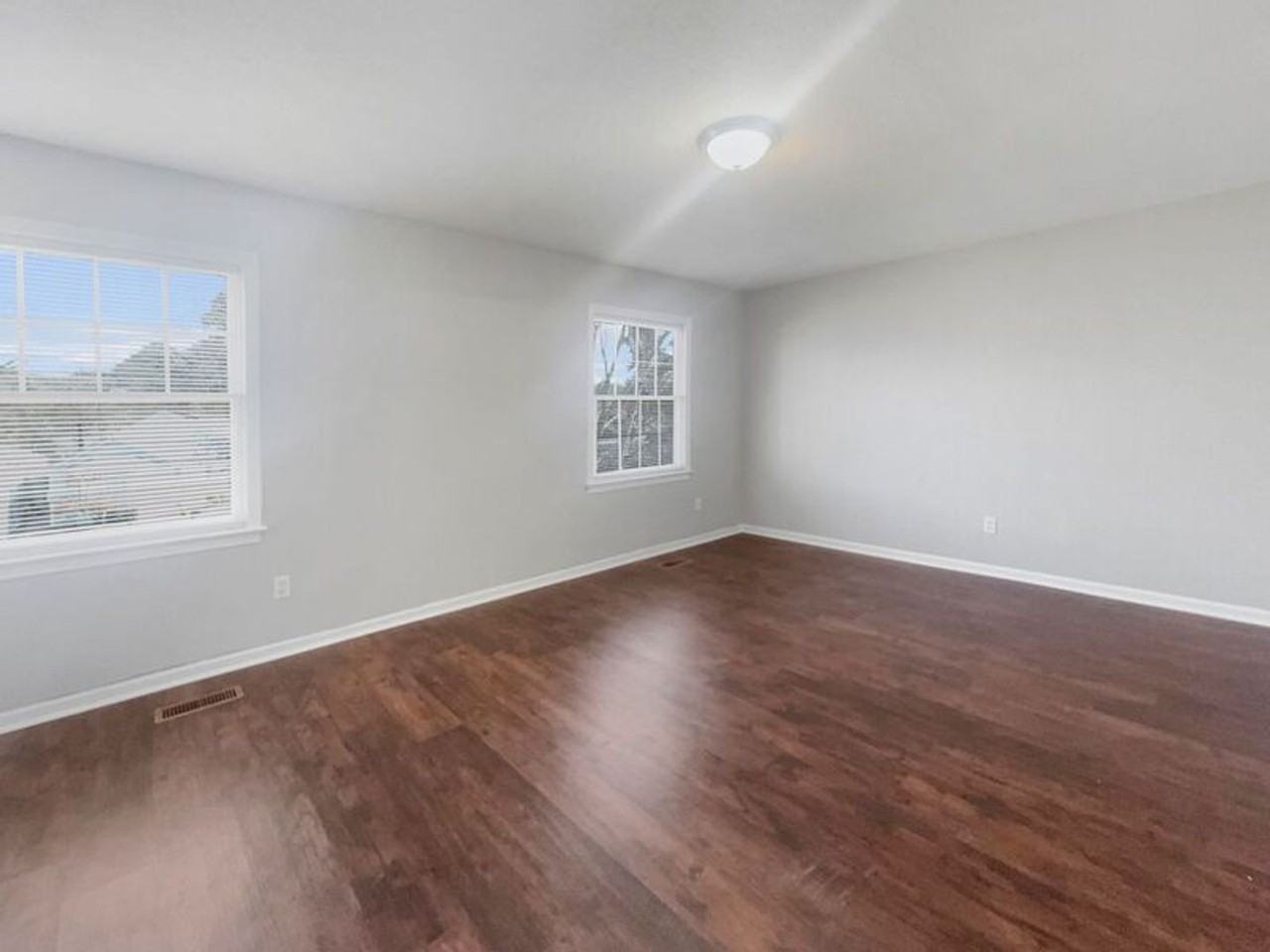3414 Kensington Ct - Photo 4 of 13