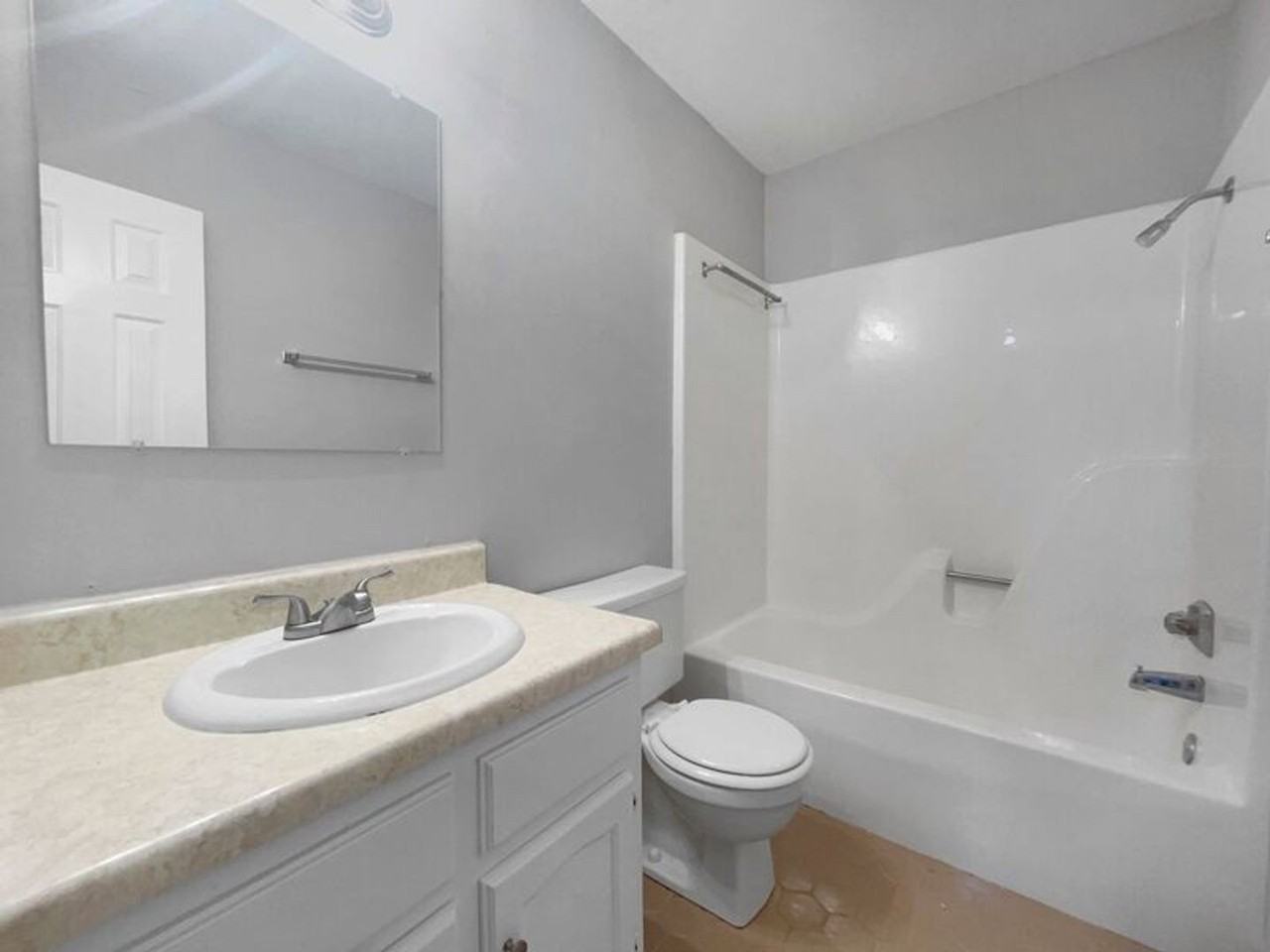 3414 Kensington Ct - Photo 7 of 13