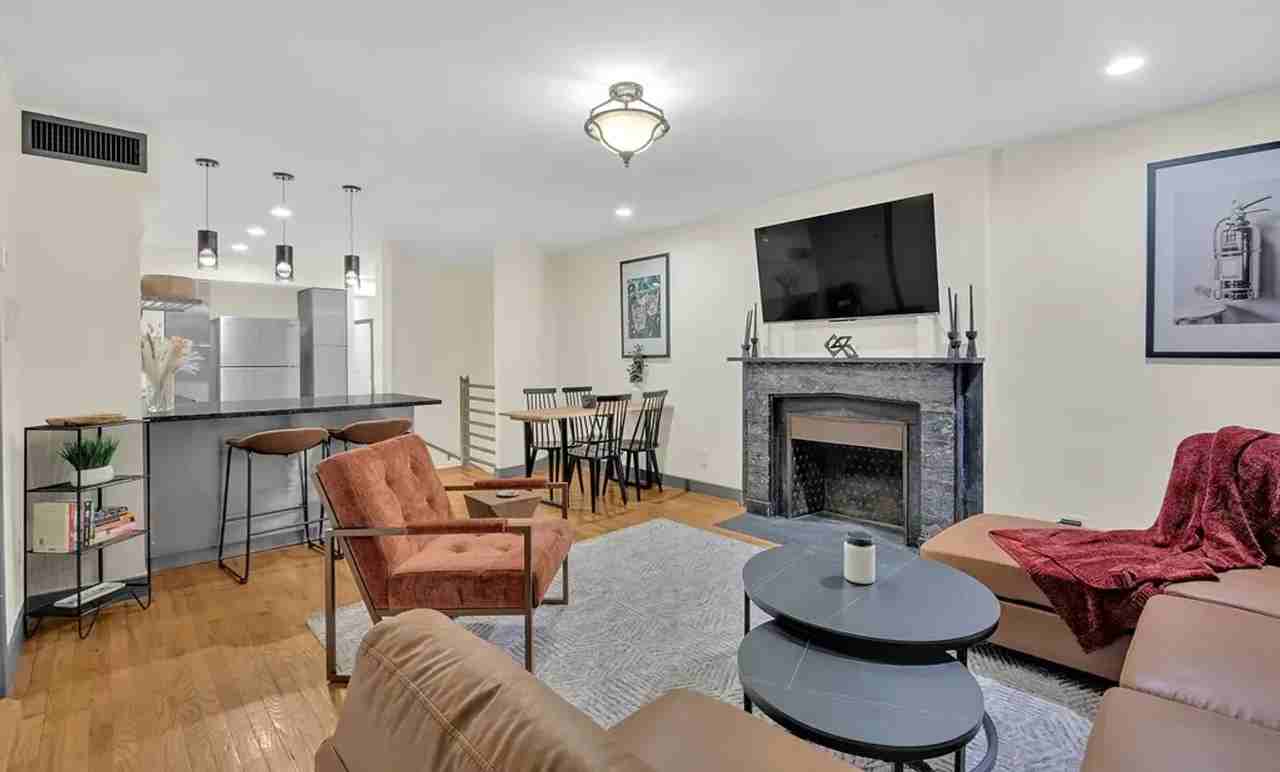 131 W 11th St