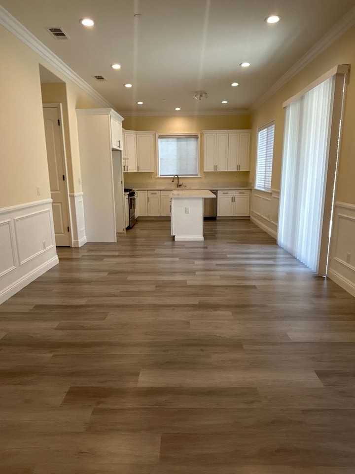 5552 Welland Ave - Photo 3 of 19