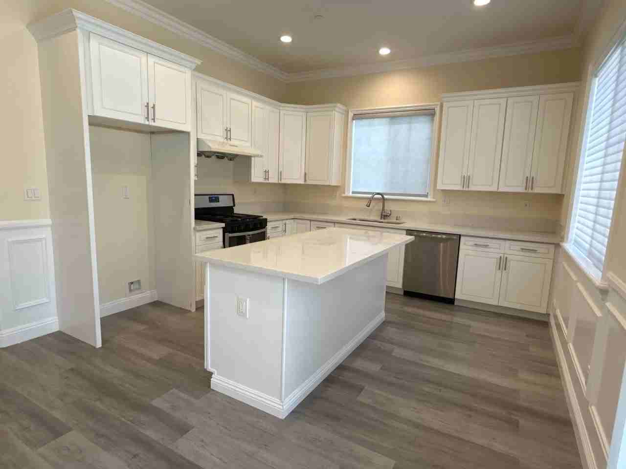 5552 Welland Ave - Photo 5 of 19