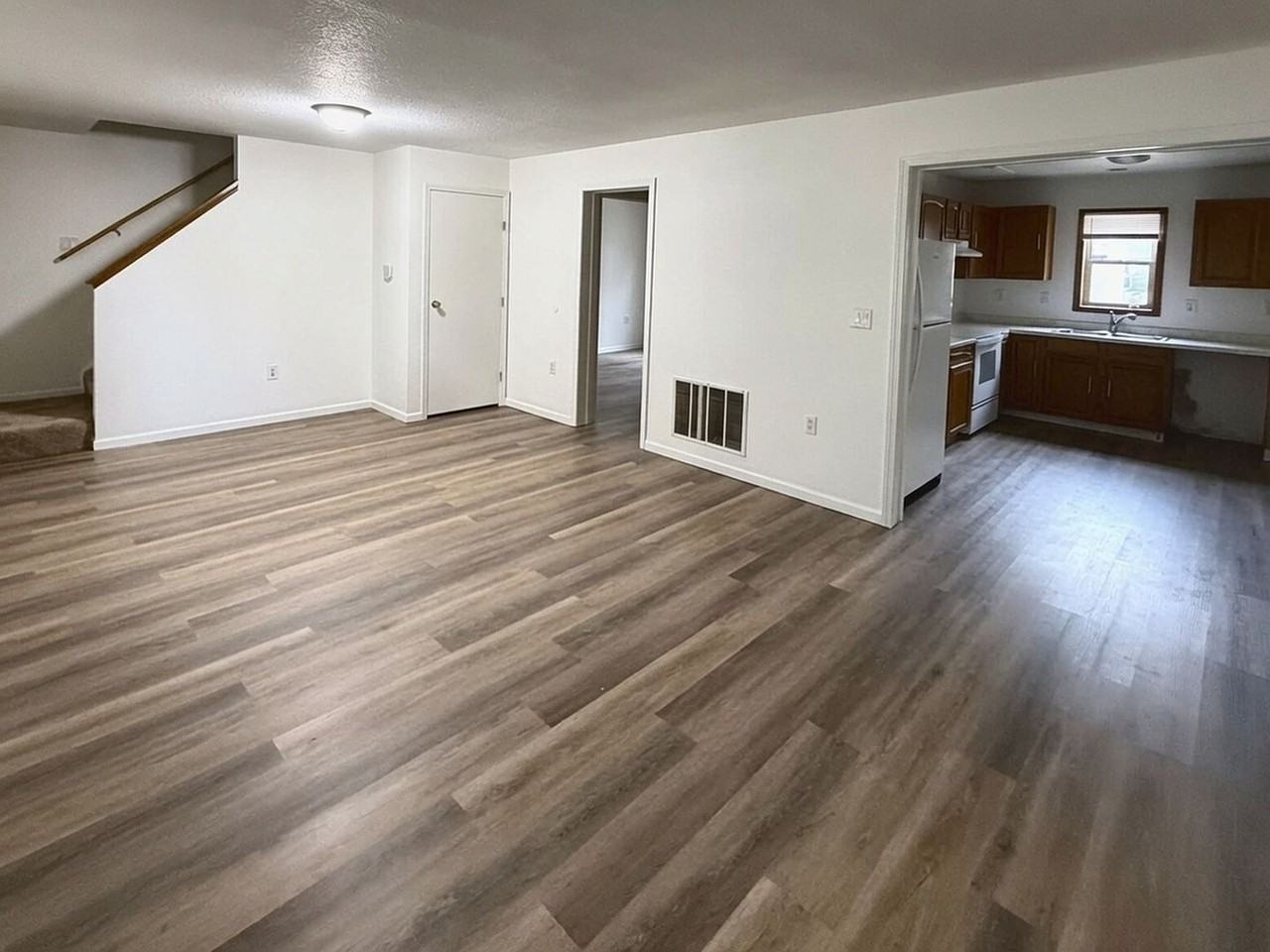 523 W Mulberry St - Photo 5 of 17