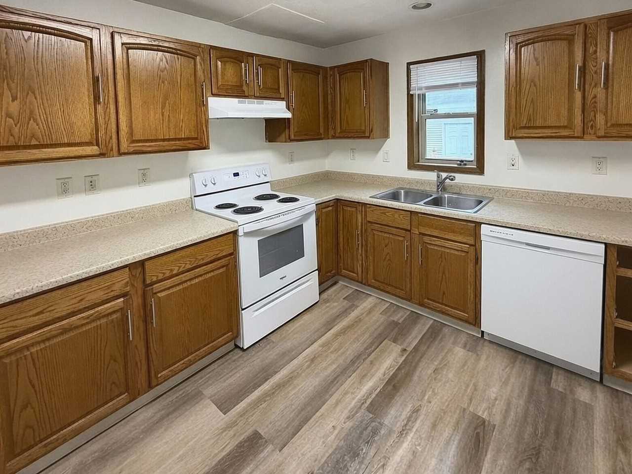 523 W Mulberry St - Photo 6 of 17