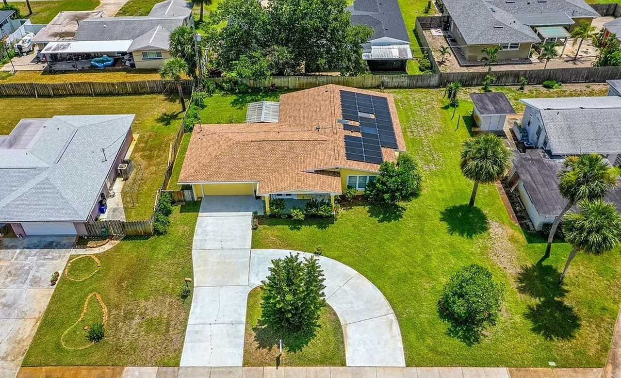 863 Riverside Dr - Photo 5 of 10