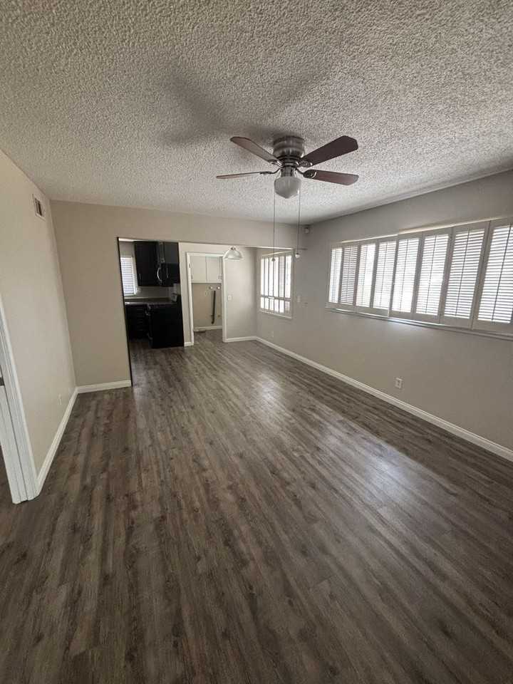 12704 Grayling Ave - Photo 4 of 13