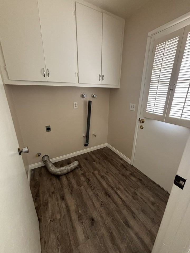 12704 Grayling Ave - Photo 7 of 13