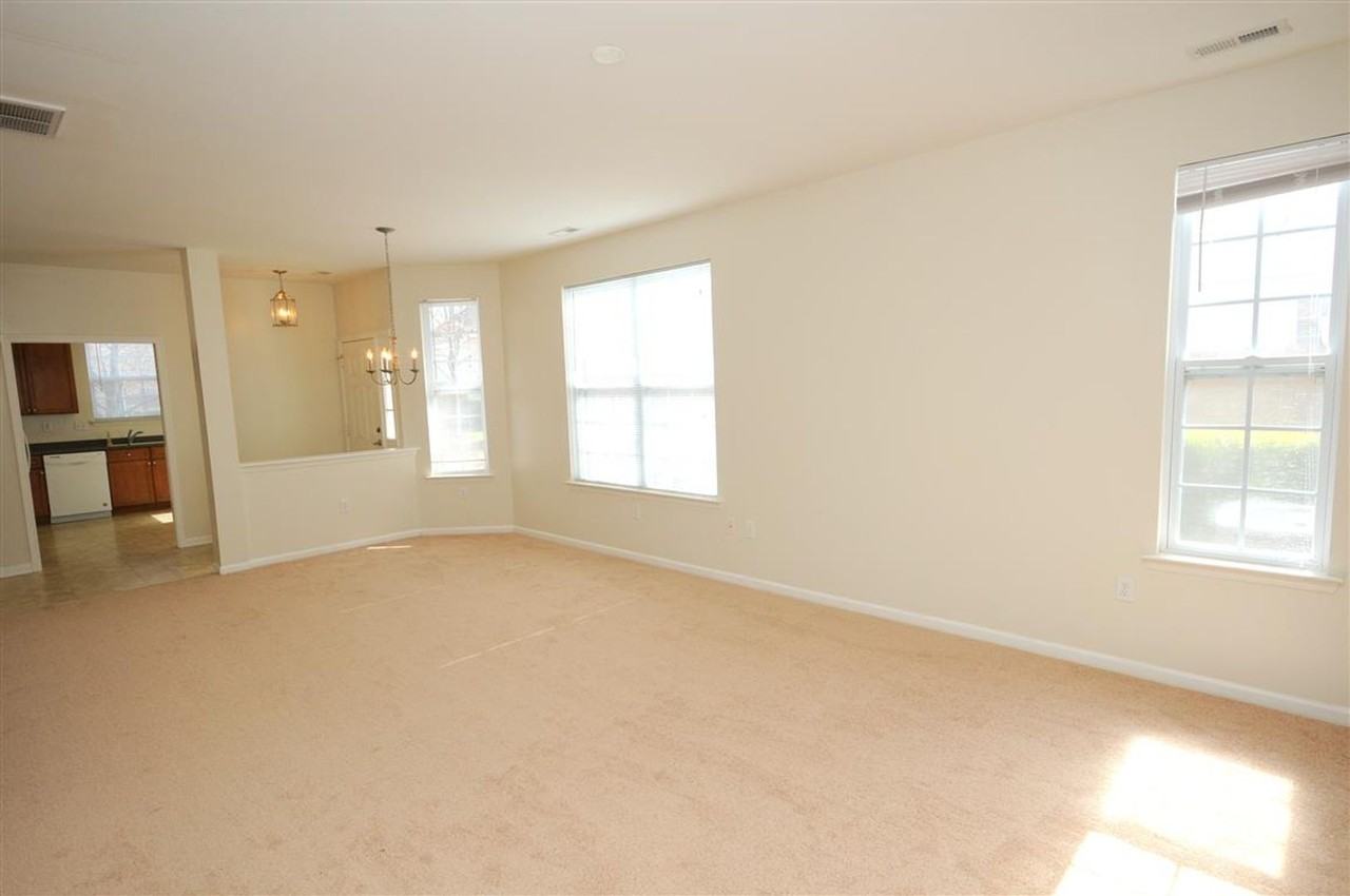 1101 Tenbury Pl - Photo 6 of 42