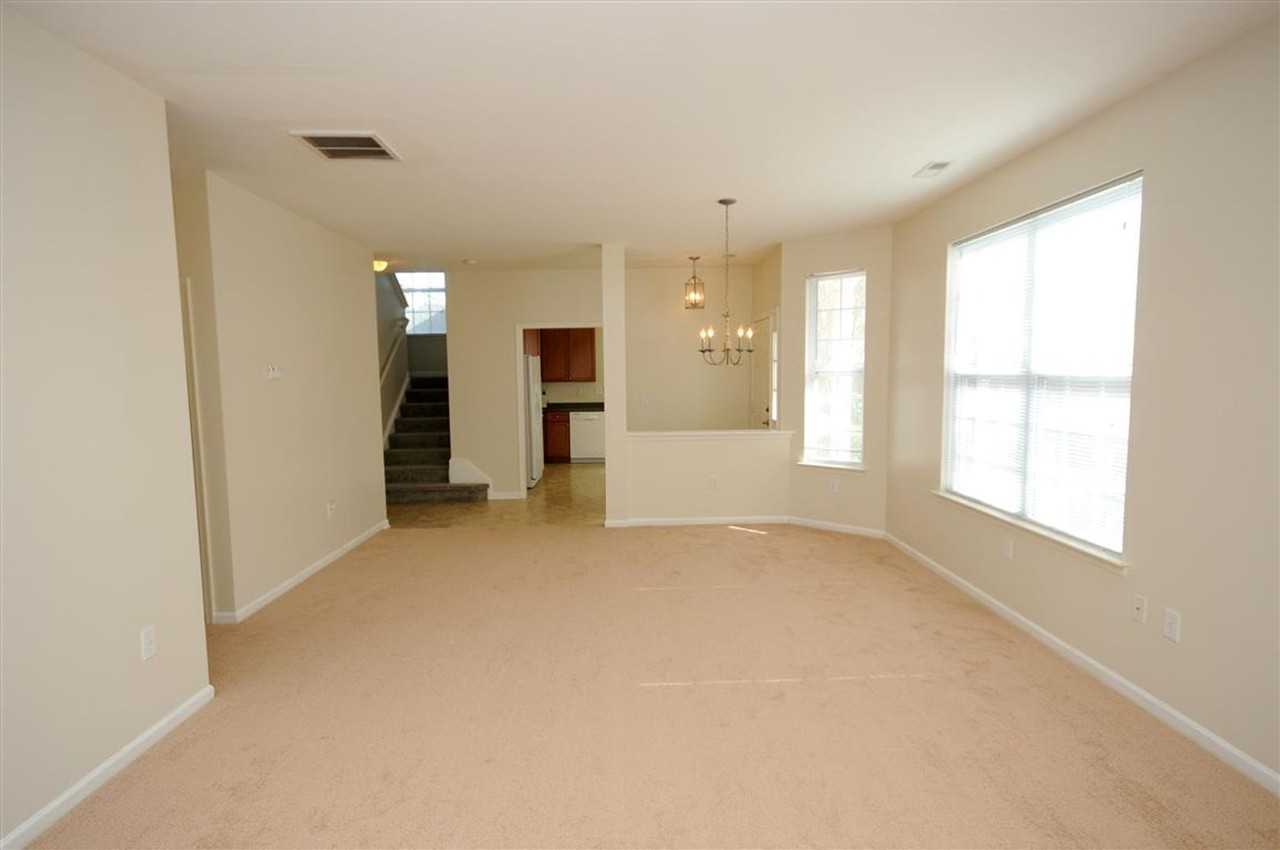 1101 Tenbury Pl - Photo 7 of 42