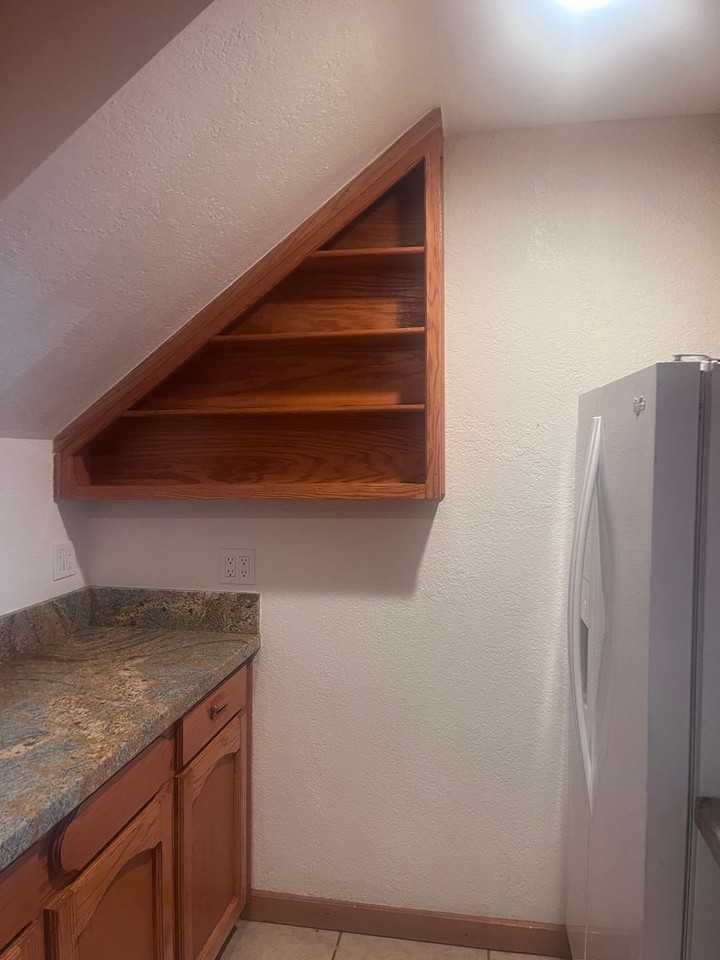 870 Palm Cir - Photo 4 of 11