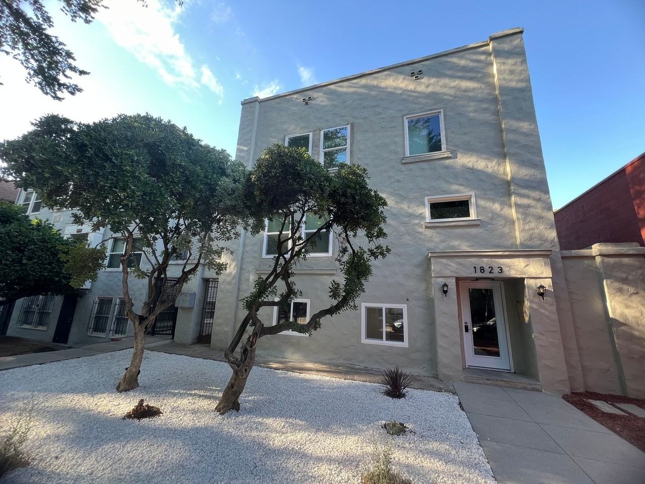 1823 P Street - Photo 4 of 28