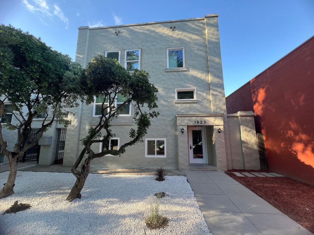 1823 P Street - Photo 5 of 28