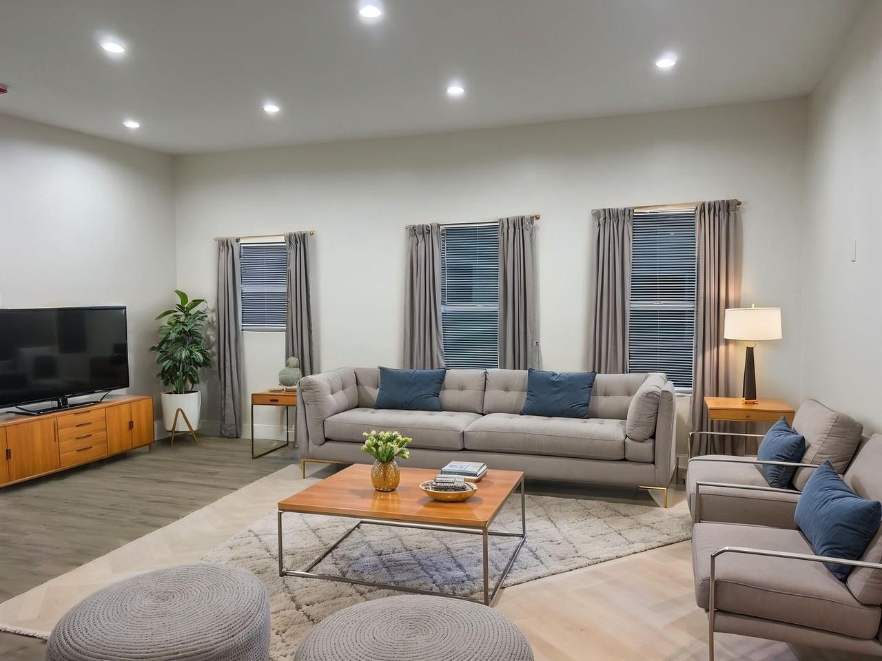 1823 P Street - Photo 7 of 28