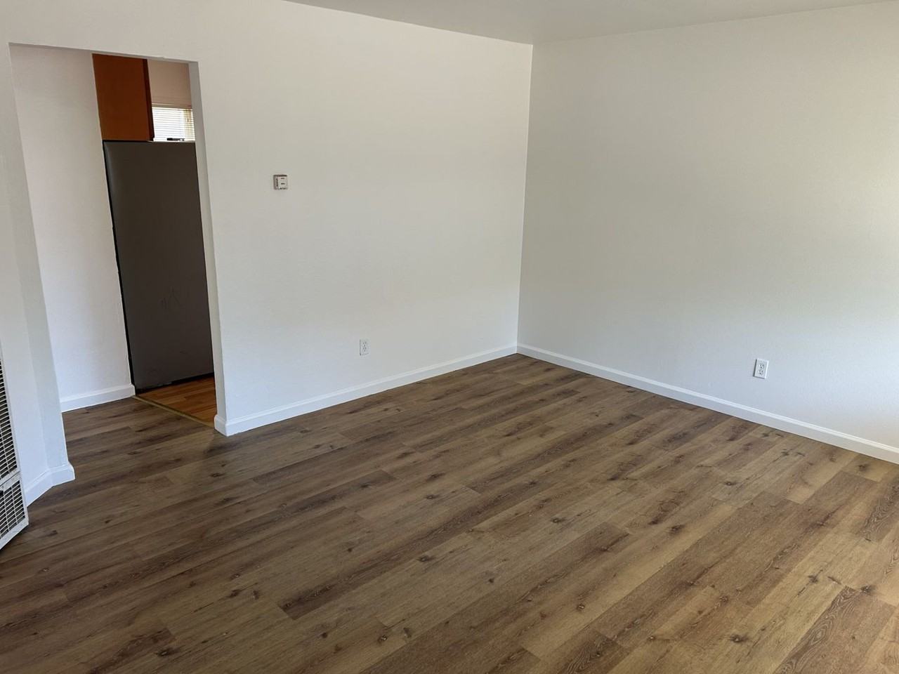 2577 W Steele Ln - Photo 4 of 19