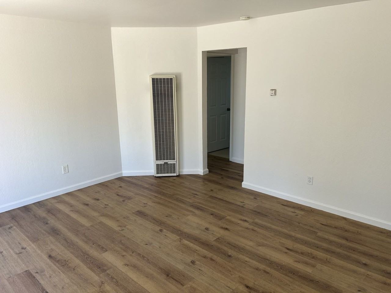 2577 W Steele Ln - Photo 5 of 19