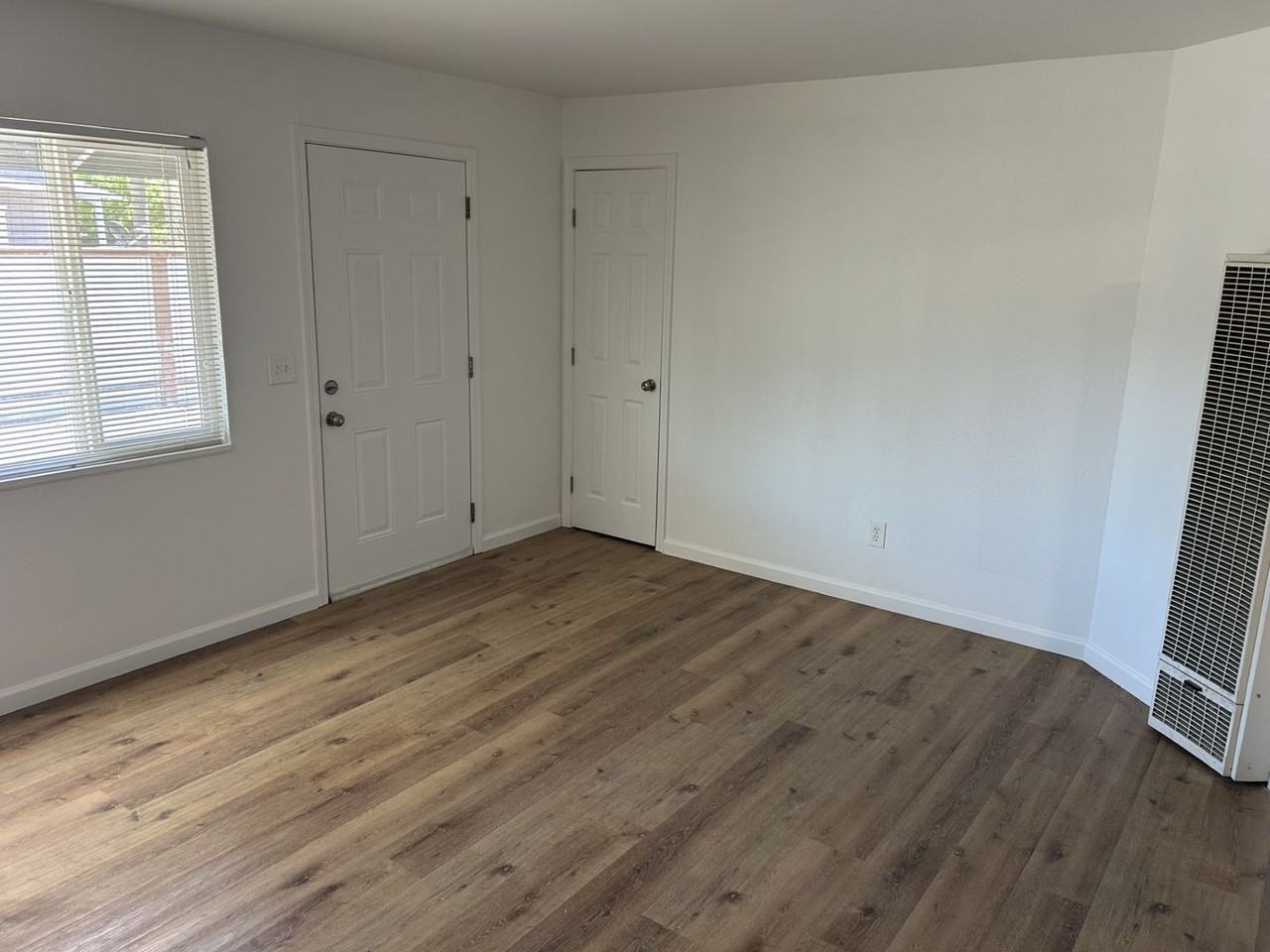 2577 W Steele Ln - Photo 6 of 19