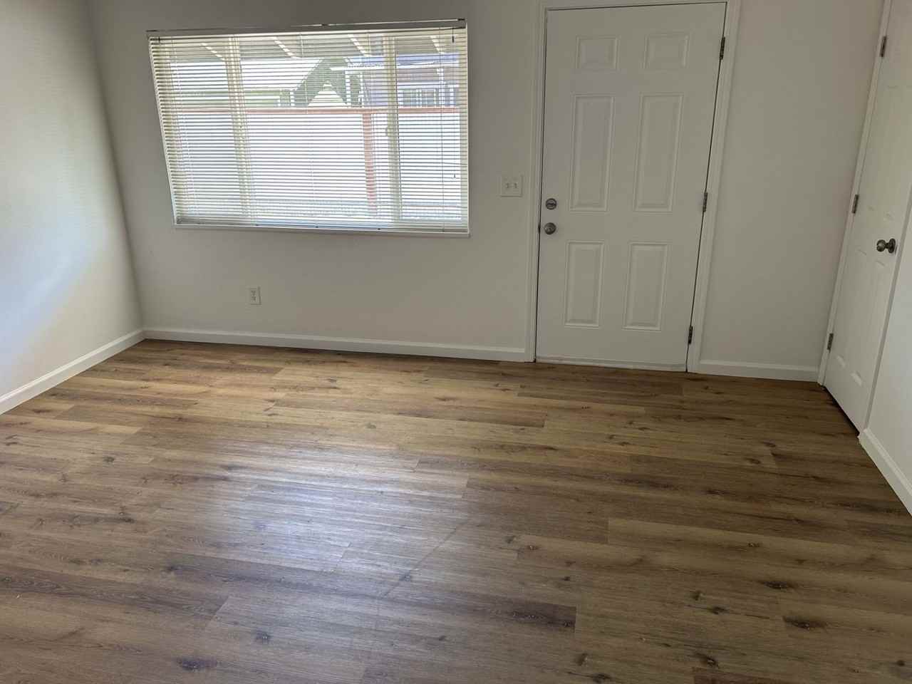 2577 W Steele Ln - Photo 7 of 19