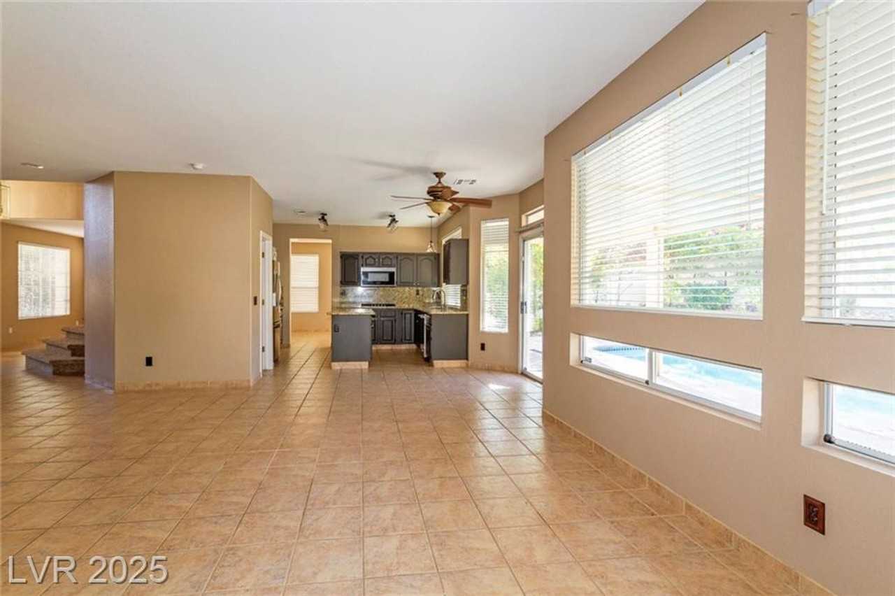 2121 Whitebirch Ln - Photo 5 of 28