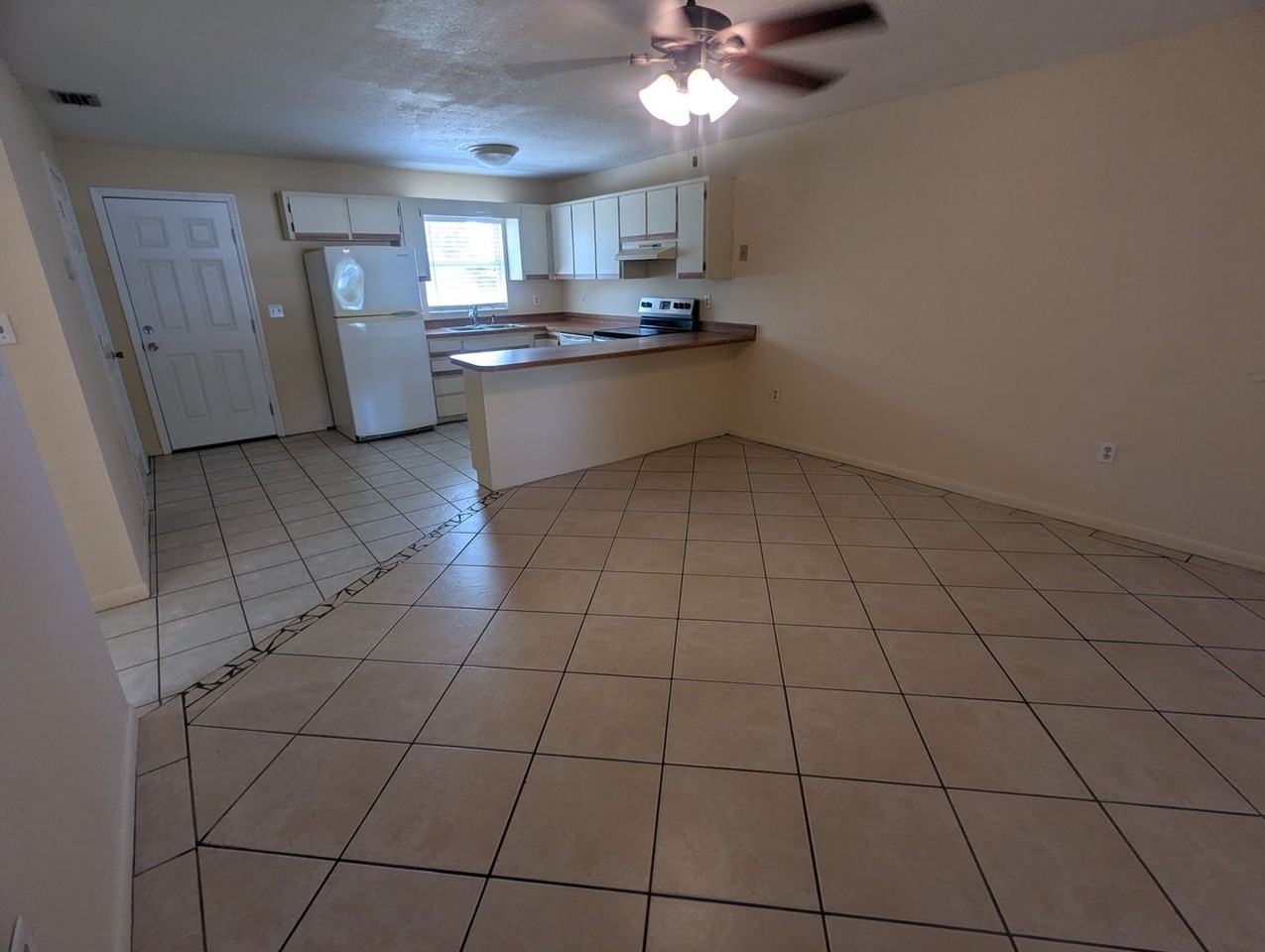 824 N Saint Clair Abrams Ave - Photo 2 of 24