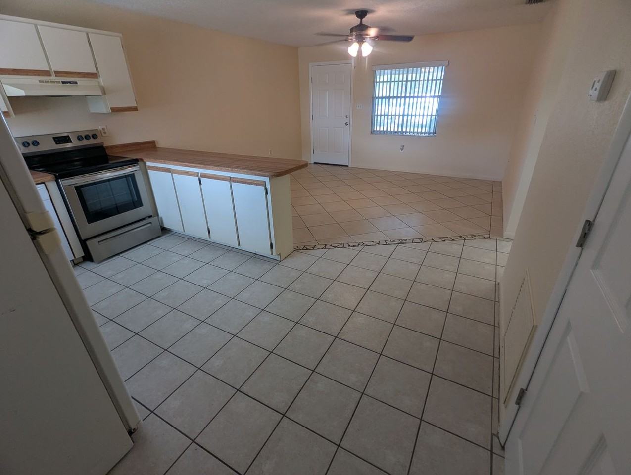 824 N Saint Clair Abrams Ave - Photo 3 of 24