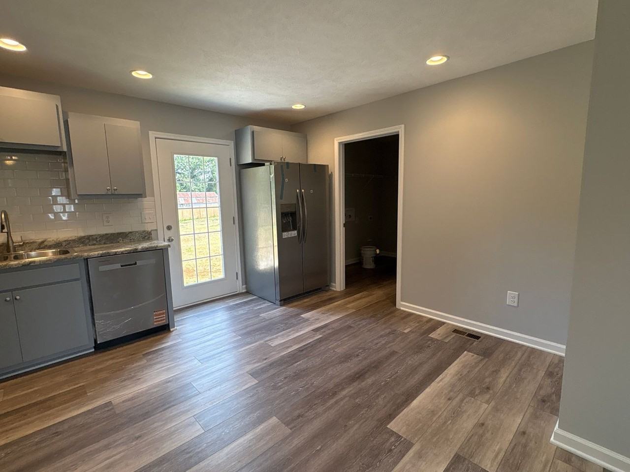 307 W Coffee St - Photo 5 of 20