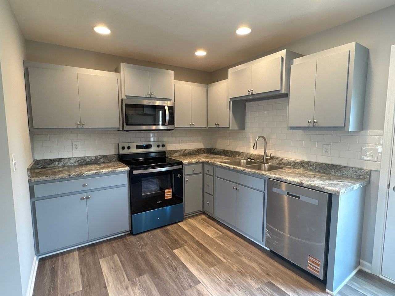 307 W Coffee St - Photo 7 of 20