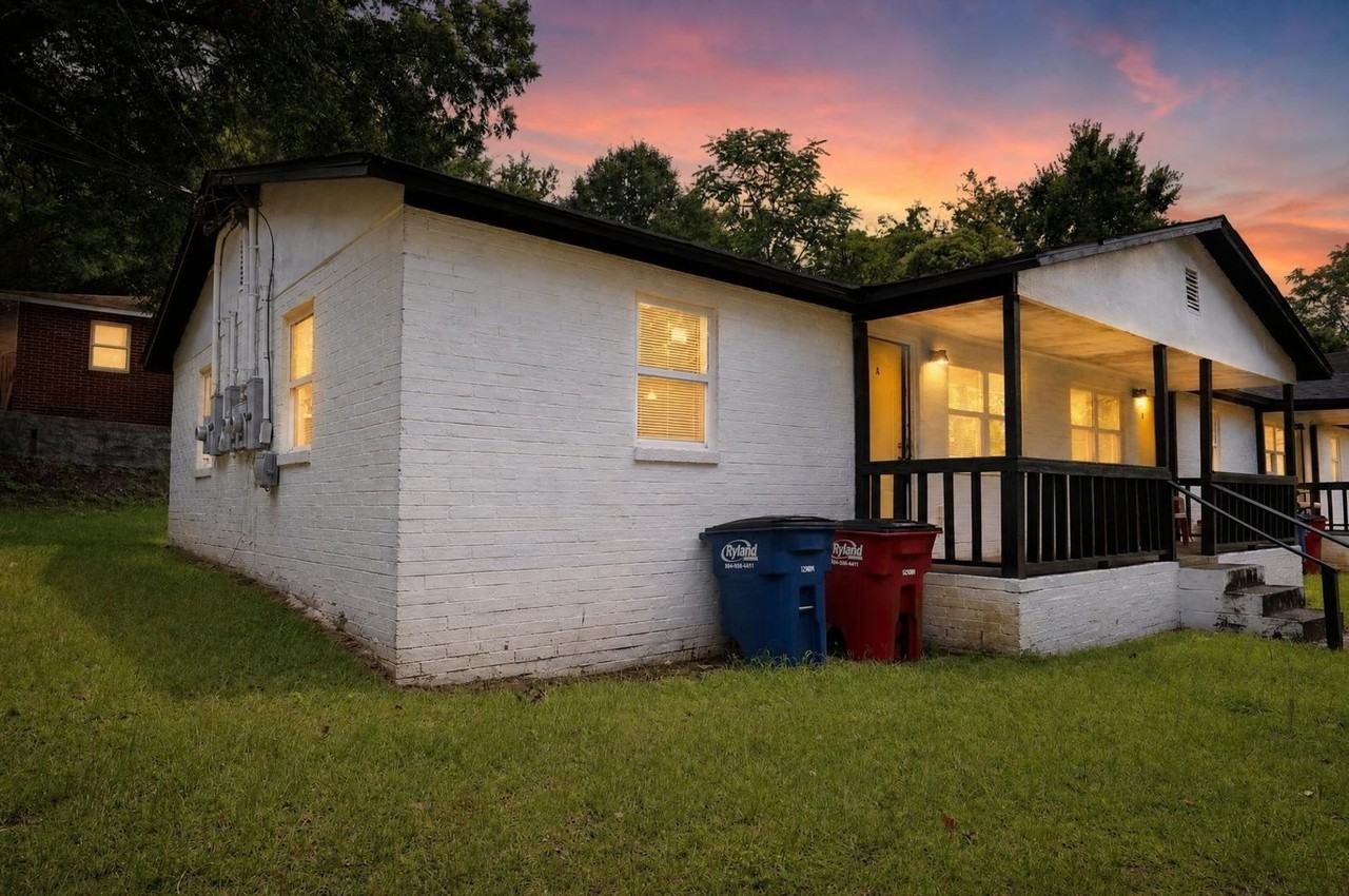 1626 Telfair Street Ln - Photo 2 of 32