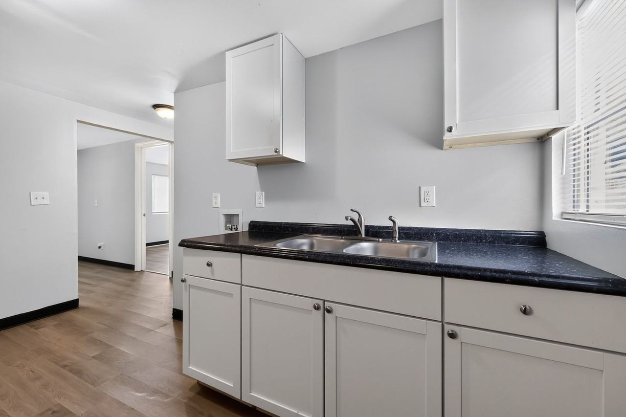 1626 Telfair Street Ln - Photo 4 of 32
