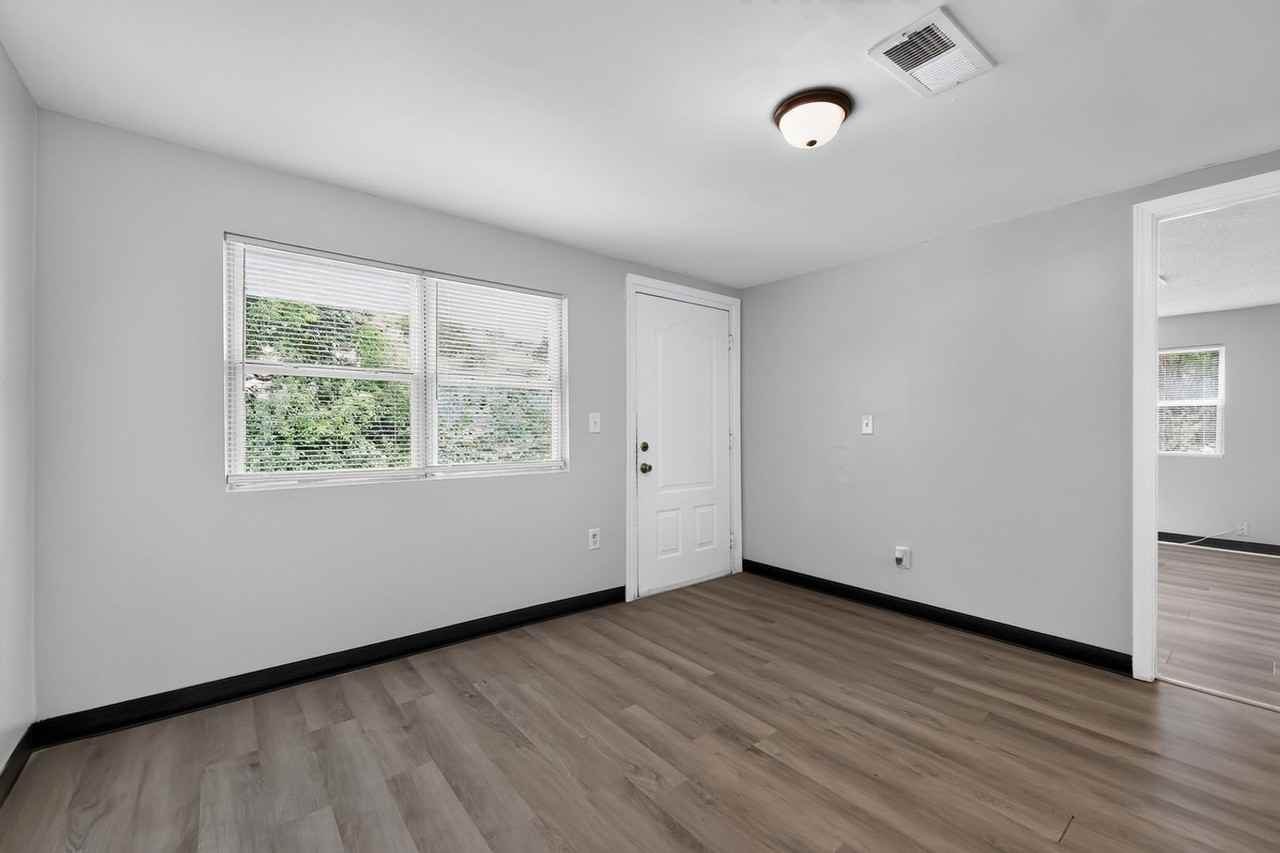 1626 Telfair Street Ln - Photo 2 of 32