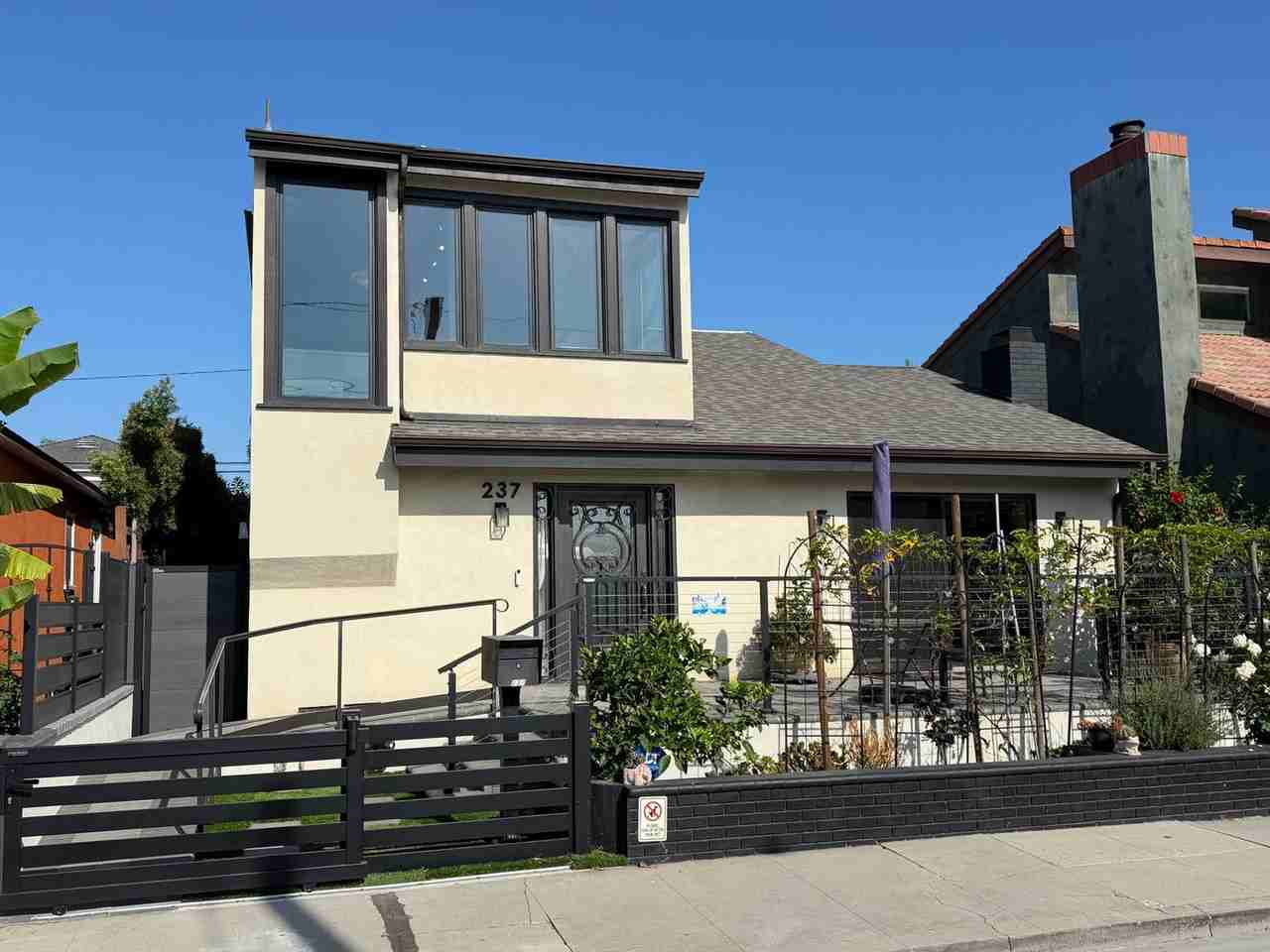 237 Novara Dr - Photo 3 of 50