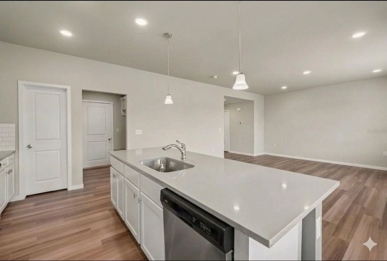 3774 Beech Tree St - Photo 5 of 29