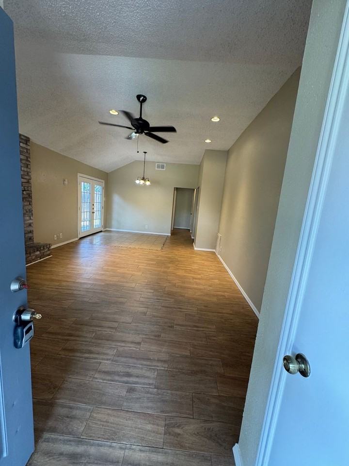 10138 Inridge - Photo 4 of 48