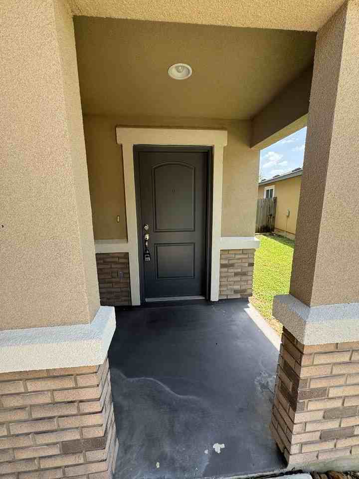 10106 Relic Oaks - Photo 3 of 39