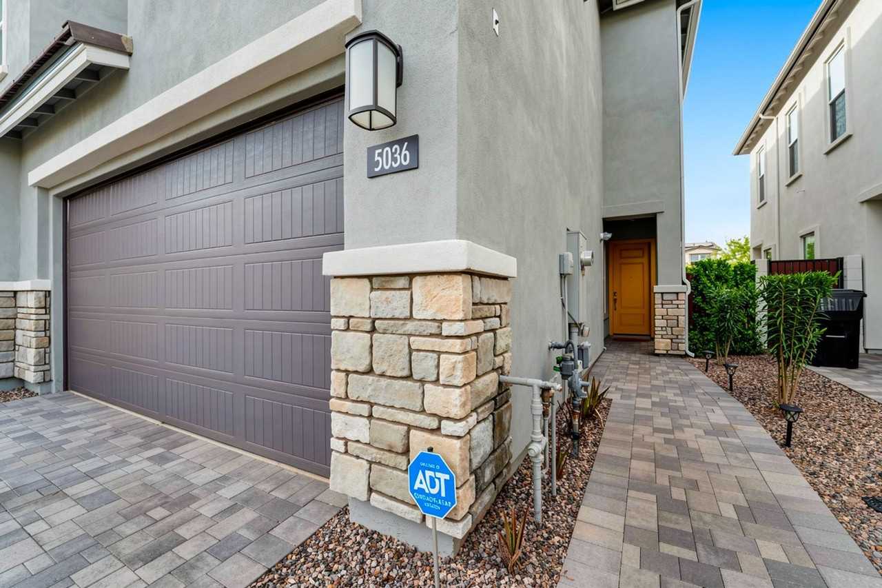 5036 E Campo Bello Dr - Photo 3 of 50