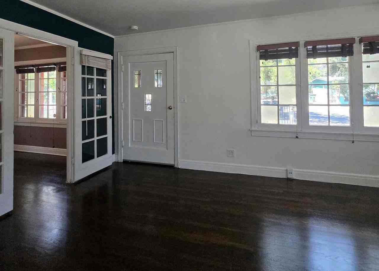 1692 N Marengo Ave - Photo 6 of 22