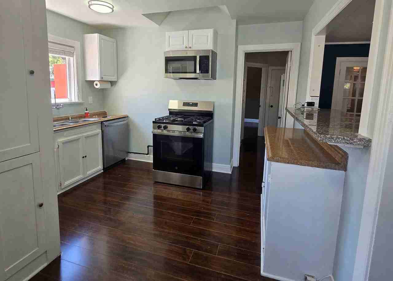 1692 N Marengo Ave - Photo 7 of 22