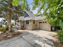 featured image of 459 Nw Broadway St