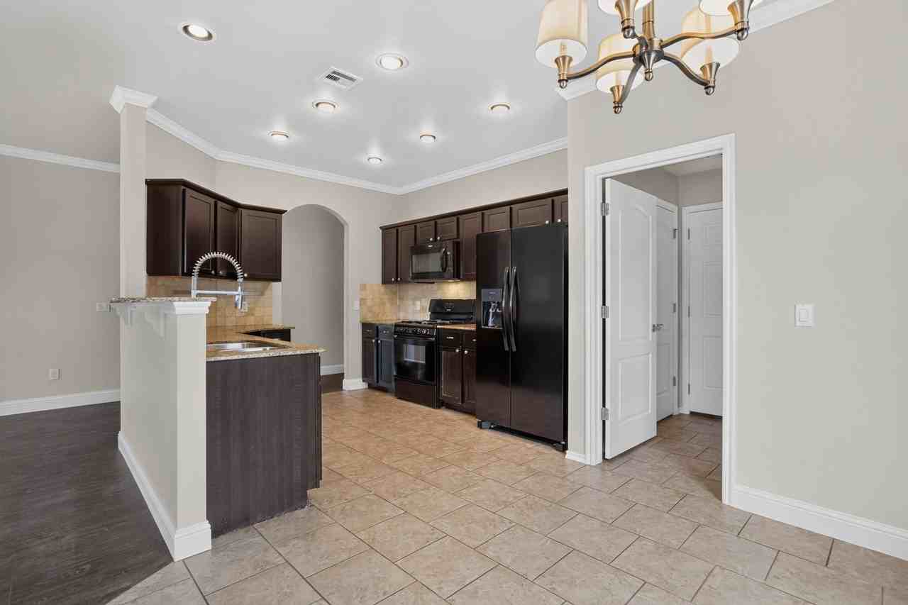 13113 Camden Dr - Photo 7 of 30