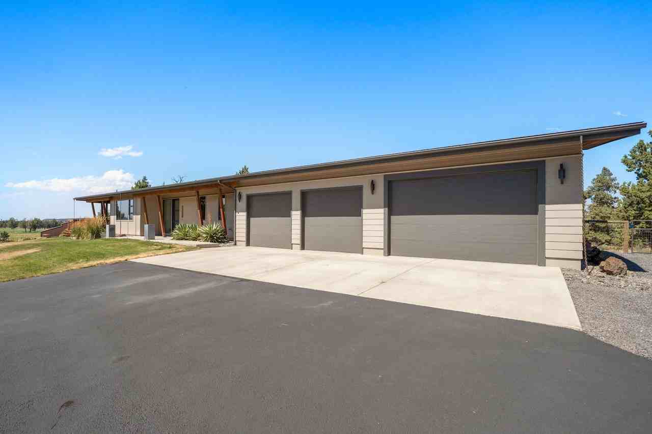 64144 Pioneer Loop - Photo 4 of 50
