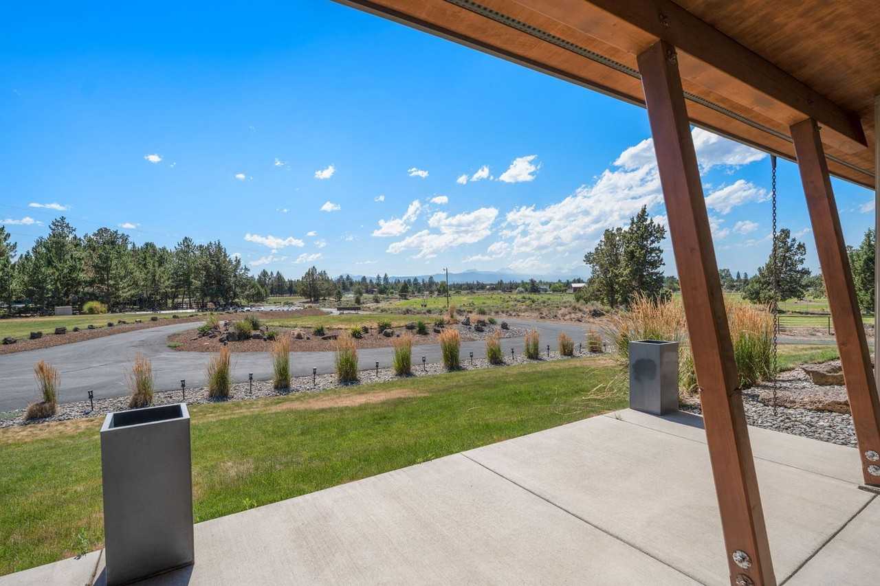 64144 Pioneer Loop - Photo 5 of 50